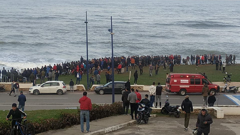 Fnideq : La crise économique pousse les jeunes à risquer collectivement leur vie en mer