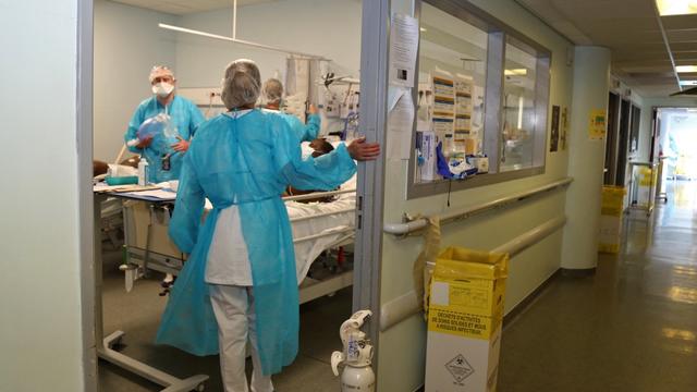 Compteur coronavirus : 421 nouveaux cas, 4.985.094 personnes vaccinées Compteur coronavirus : 421 nouveaux cas, 4.985.094 personnes vaccinées