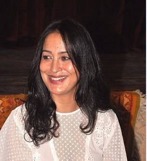 Interview avec Mouna Hachim, écrivain: « Casablanca est victime d’un réel problème de gouvernance »