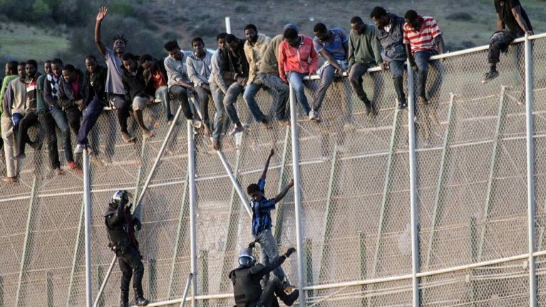 Urgent : Après l’épisode de Sebta, 86 migrants franchissent les barrières de Melilla