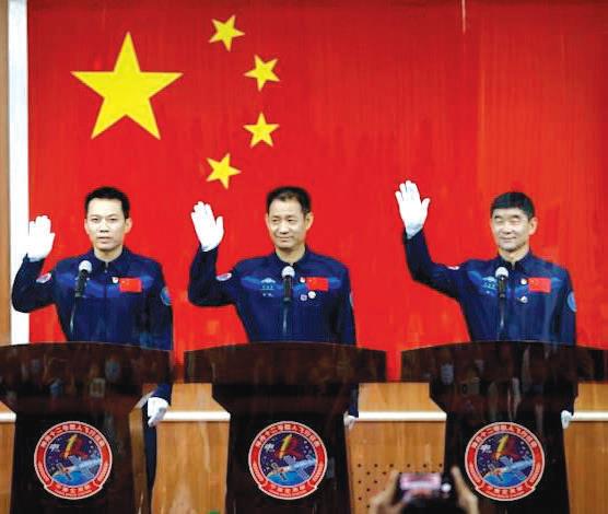 Trois astronautes chinois dans la station spatiale