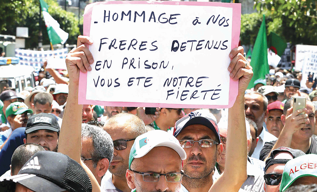 Algérie : La liste des détenus politiques s’allonge