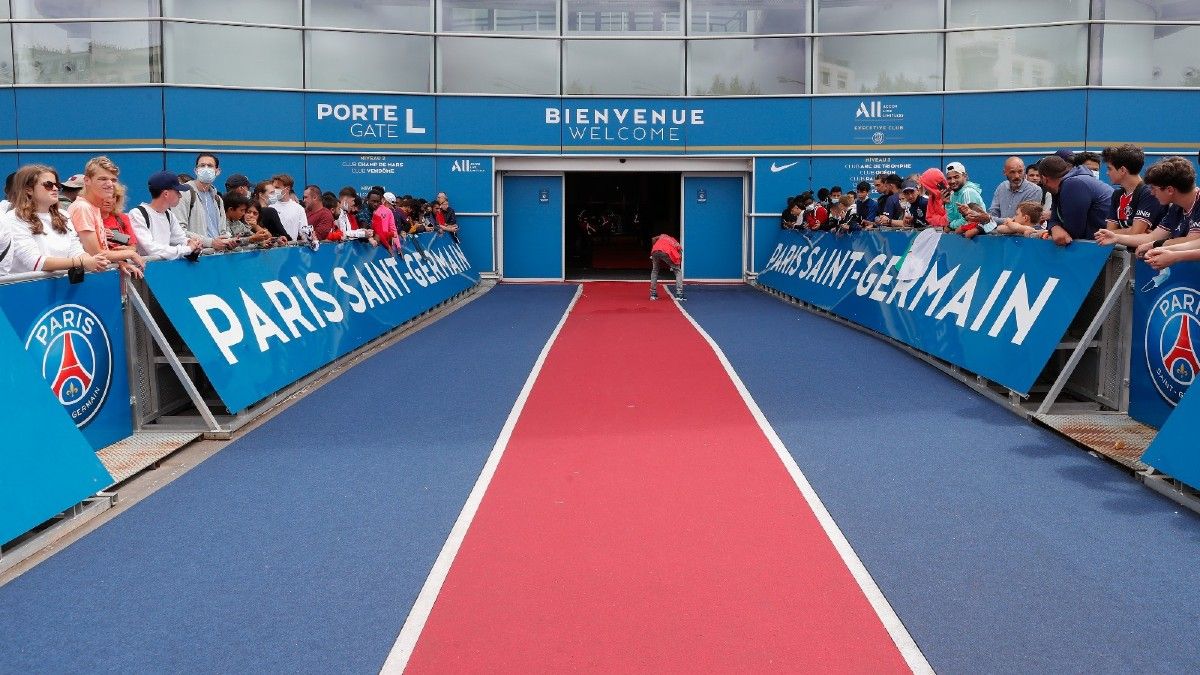 Un tapis rouge pour l'arrivée de Messi à Paris.
