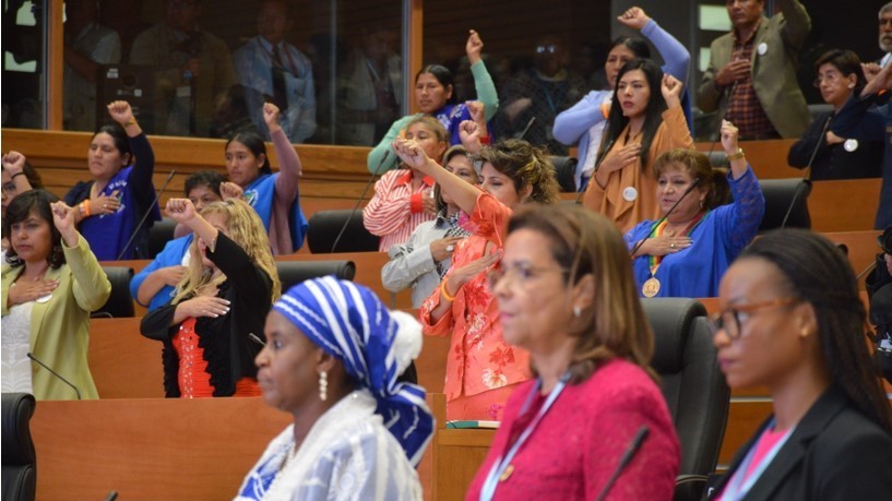 Egalité de genre : La participation des femmes à la vie politique progresse, les inégalités persistent