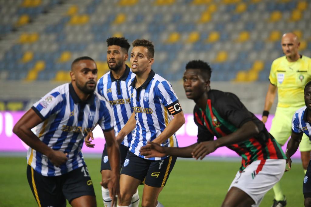 Botola Pro D1 : Victoire facile des FAR devant l’IRT réduite à 10 Botola Pro D1 : Victoire facile des FAR devant l’IRT réduite à 10