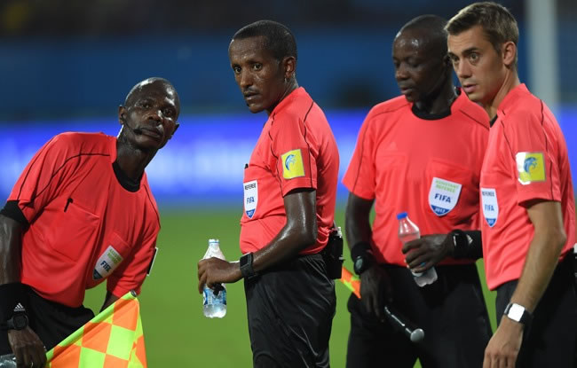 La CAF félicite ses 8 arbitres convoqués par la FIFA à la Coupe Arabe des Nations La CAF félicite ses 8 arbitres convoqués par la FIFA à la Coupe Arabe des Nations