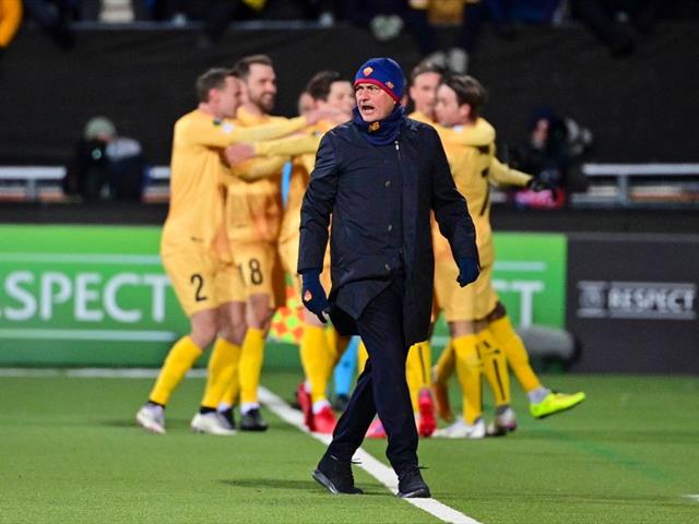 La Roma battue par 6 buts à 1 : Mourinho humilié mais responsable ! La Roma battue par 6 buts à 1 : Mourinho humilié mais responsable !