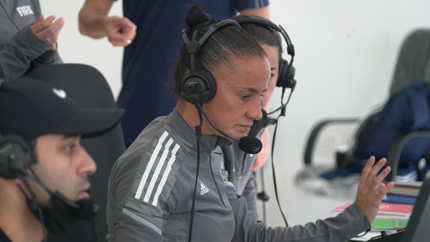 FIFA - Arbitrage : 25 arbitres femmes pour le premier séminaire FIFA depuis le début de la pandémie FIFA - Arbitrage : 25 arbitres femmes pour le premier séminaire FIFA depuis le début de la pandémie