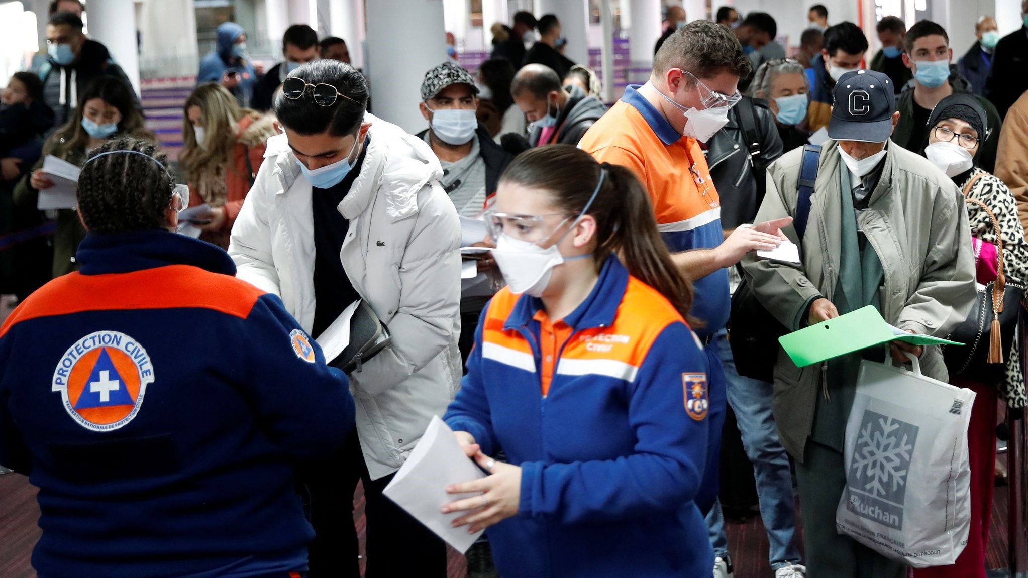 Covid-19 : Hausse des cas «Omicron» et durcissement des restrictions de voyage Covid-19 : Hausse des cas «Omicron» et durcissement des restrictions de voyage