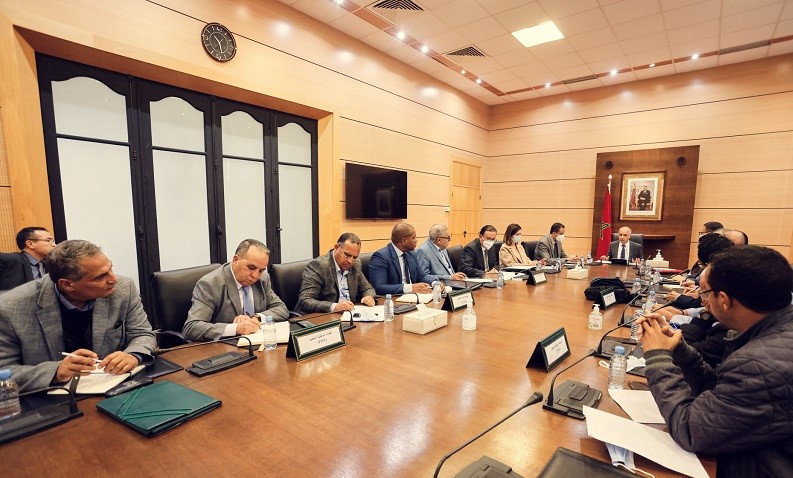 Officiel : Chakib Benmoussa parvient à un accord avec les Syndicats Officiel : Chakib Benmoussa parvient à un accord avec les Syndicats