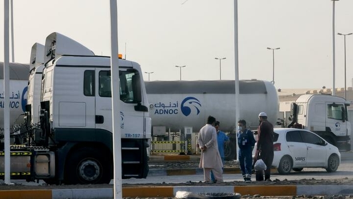 L'installation de stockage du géant pétrolier ADNOC dans la capitale des Émirats arabes unis, Abou Dhabi, le 17 janvier 2022. Trois camions-citernes ont explosé ce lundi près du site causant la mort de trois personnes. AFP
