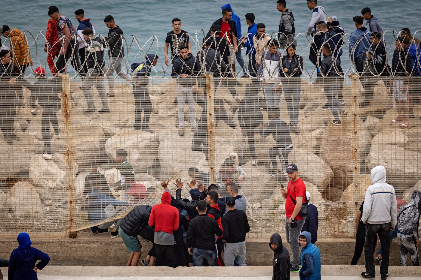 Vague migratoire vers Sebta : 99% des Herragas adultes ont été refoulés Vague migratoire vers Sebta : 99% des Herragas adultes ont été refoulés