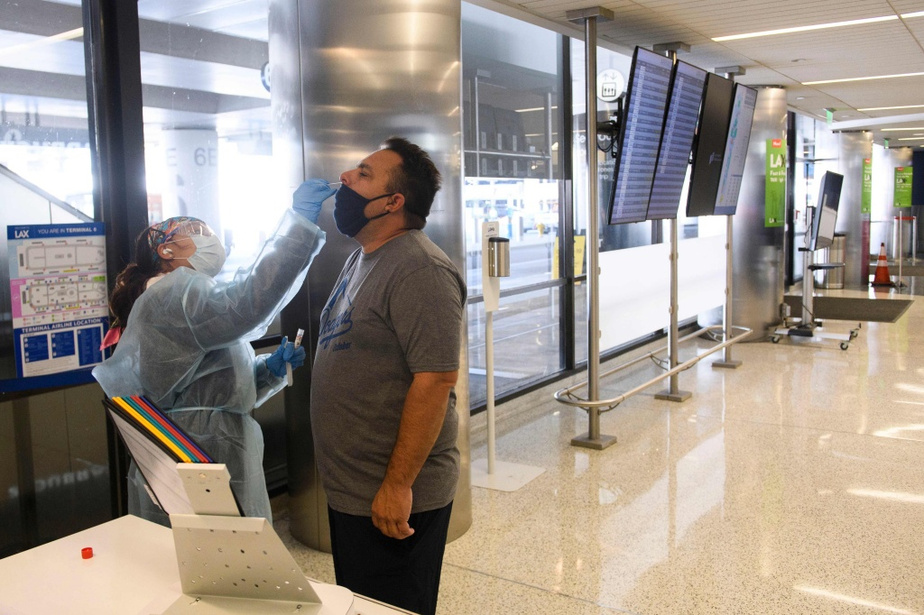 Aéroports : Les tests PCR ne sont plus obligatoires pour tous les voyageurs