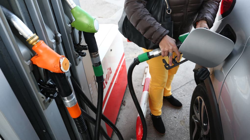 Hausse des prix : l’essence augmente à un niveau sans précédent