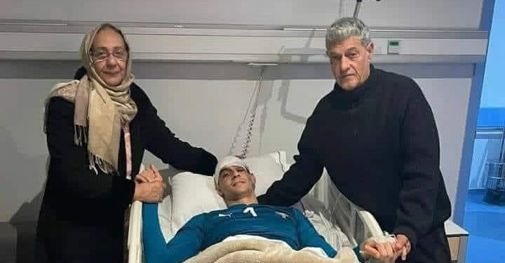 Yassine Bounou entouré de ses parents