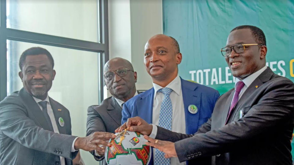 Coupe d'Afrique des Nations 2023 :  Motsepe en Côte d’Ivoire pour ouvrir un bureau satellite de la CAF et donner un coup de pouce à Drogba Coupe d'Afrique des Nations 2023 :  Motsepe en Côte d’Ivoire pour ouvrir un bureau satellite de la CAF et donner un coup de pouce à Drogba