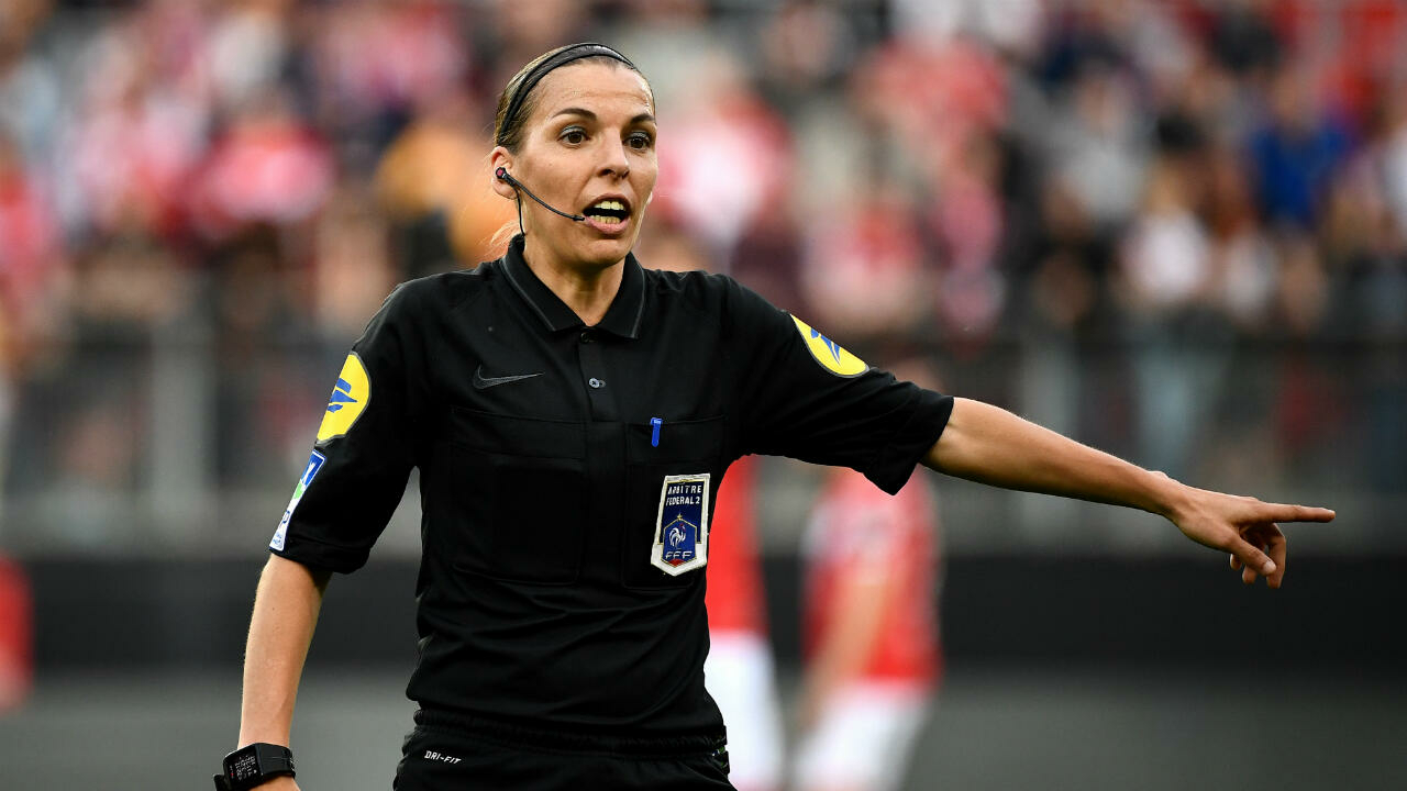 Football /  Coupe de France : Stéphanie Frappart, première femme désignée pour arbitrer la finale