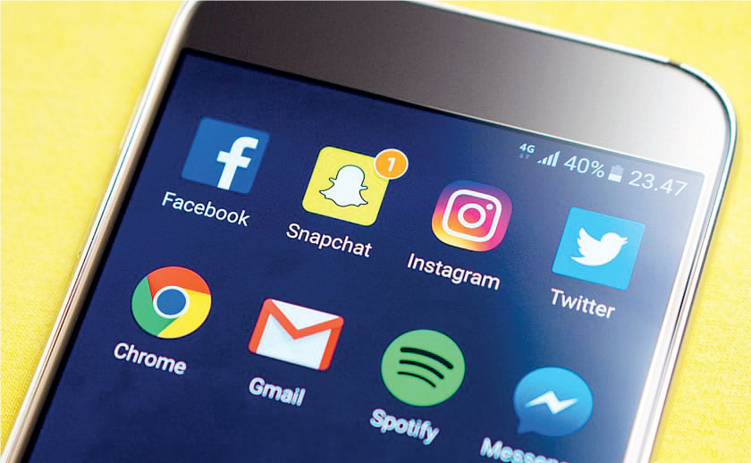 Réseaux sociaux : Snapchat se développe plus vite que Facebook et Twitter