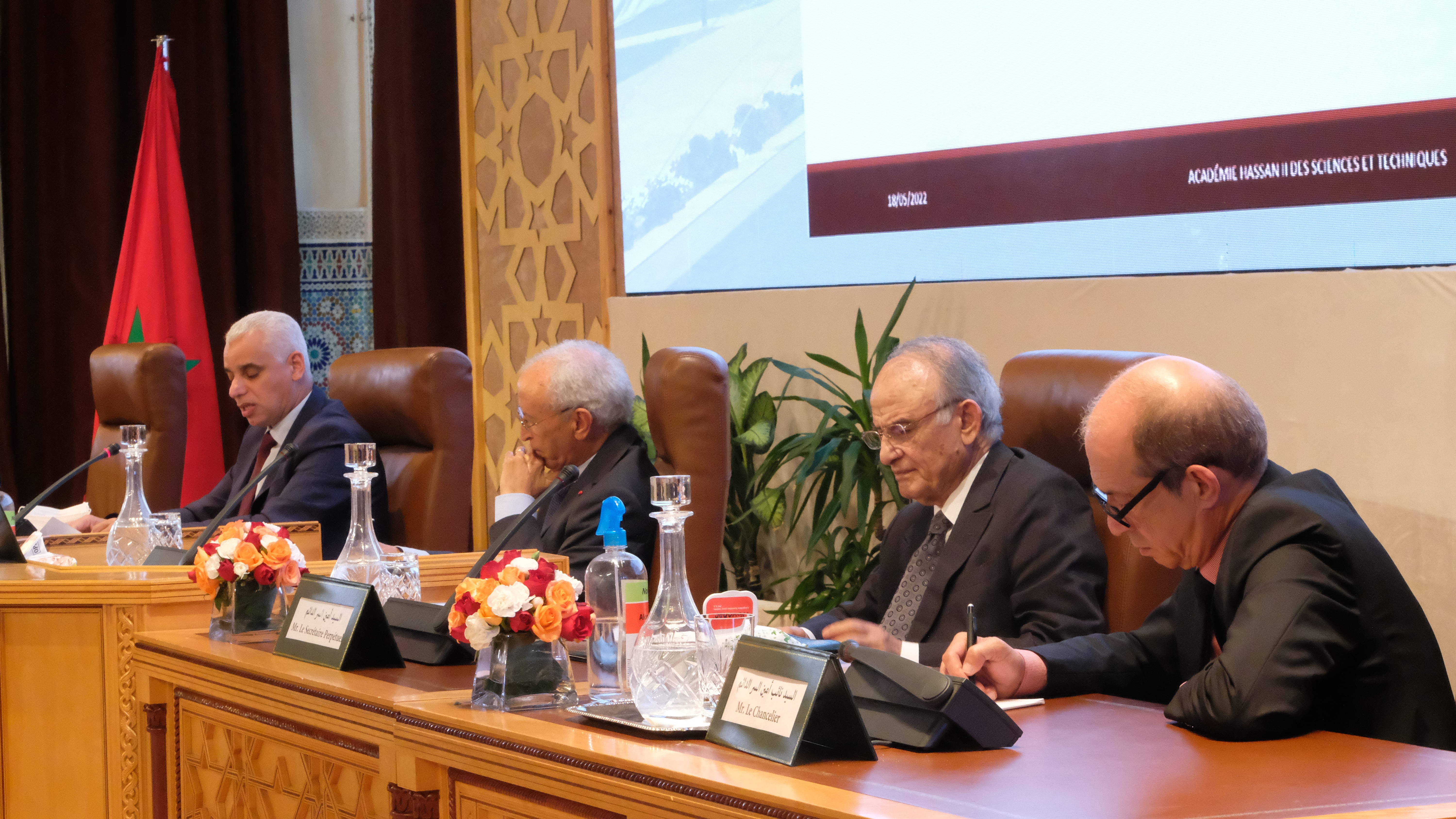 L’Académie Hassan II des Sciences et Techniques lance un plan de recherche sur le Covid-19