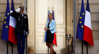 France : un nouveau gouvernement avec de légères surprises