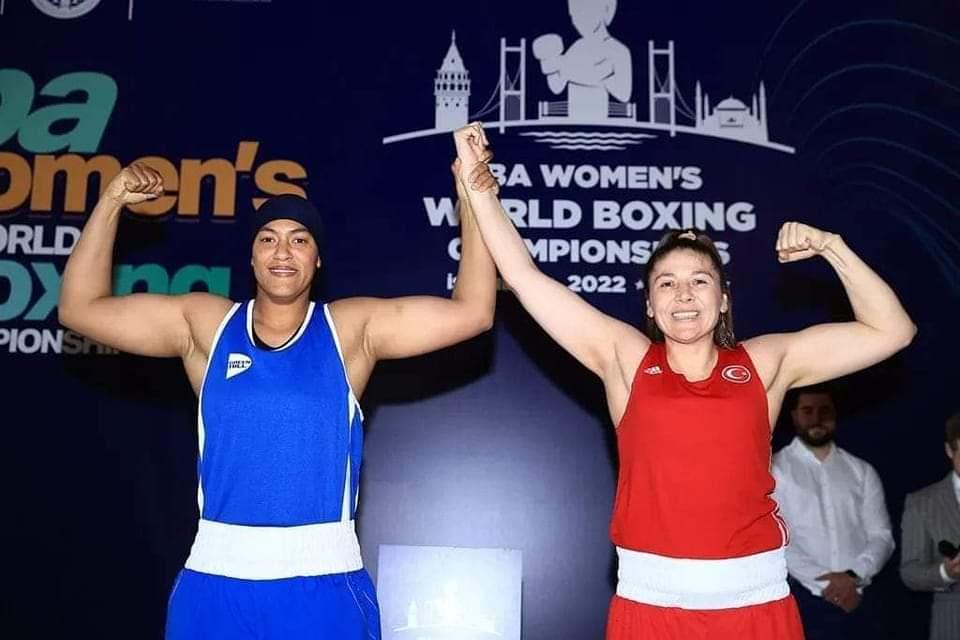 Notre championne Khadija El Mardi aux côtés de la Turque Demir Sennur