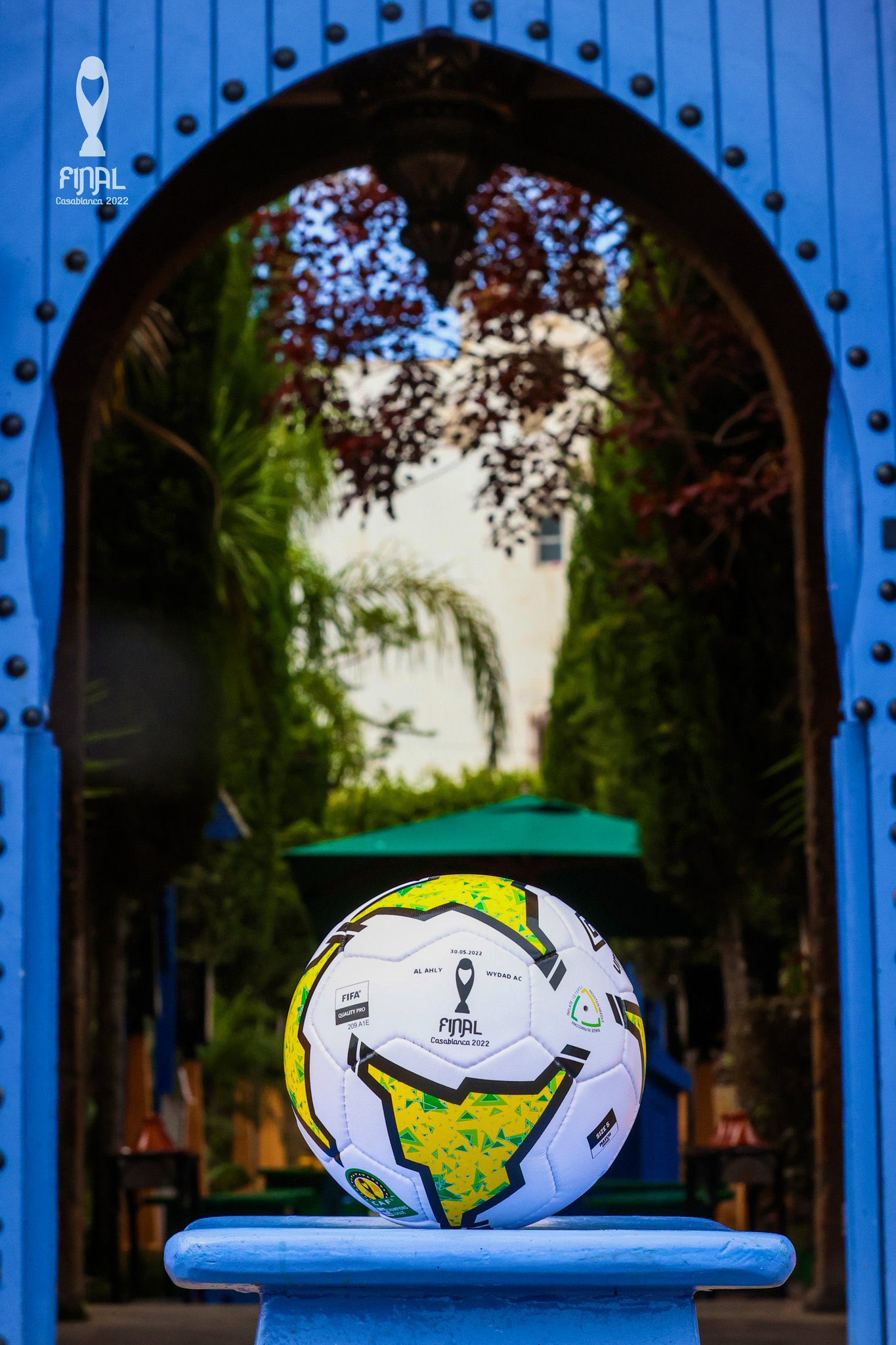 Ligue des champions : La CAF annonce  par l’image l’arrivée du Trophée et du Ballon officiel de la finale à Casablanca