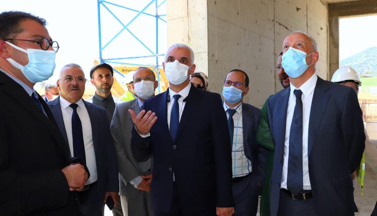 Ouezzane / Centre hospitalier provincial : Ait Taleb visite le chantier de construction