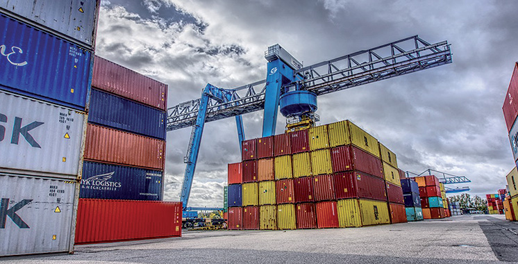 Commerce extérieur : les exportations progressent moins que les importations 