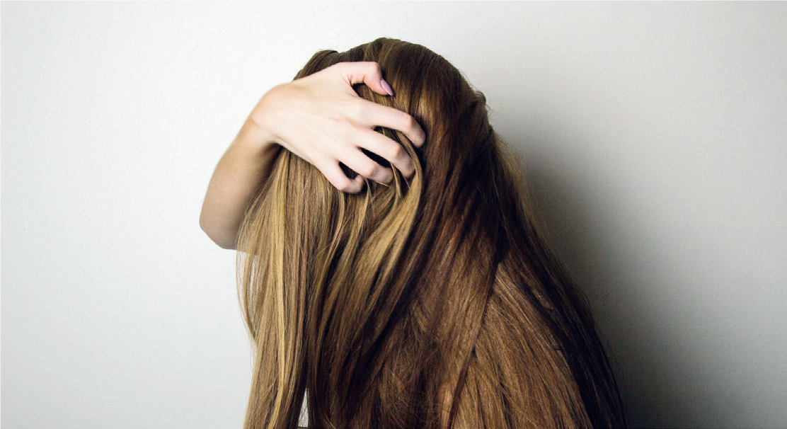 Canicule : Gardez la tête froide pour éviter la chute de cheveux Canicule : Gardez la tête froide pour éviter la chute de cheveux