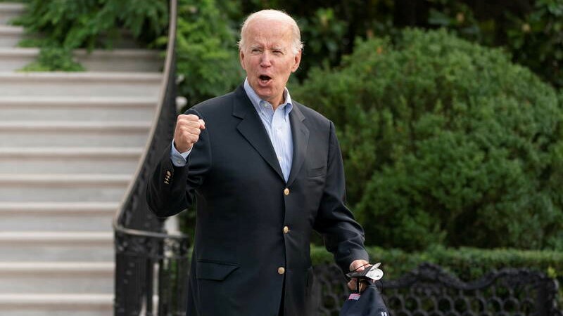 Joe Biden relance la production des semi-conducteurs aux Etats-Unis