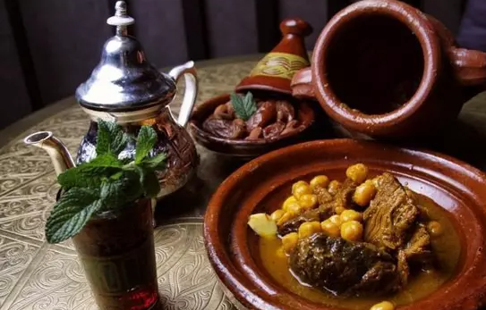 Interview avec Naïma Sifer : « Les liens entre gastronomie et diplomatie ne sont pas nouveaux »