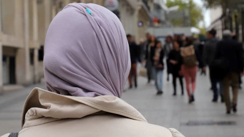France : Une restauratrice condamnée à indemniser une cliente voilée