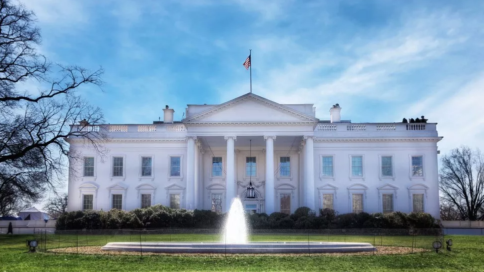 Etats-Unis : La Cour suprême pourrait autoriser certains commerces à écarter les clients LGBTQ+ Etats-Unis : La Cour suprême pourrait autoriser certains commerces à écarter les clients LGBTQ+