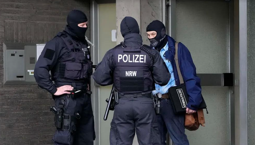 Allemagne : Démantèlement d'un réseau d'extrême droite qui voulait attaquer le Parlement