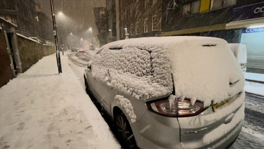 Intempéries : Le Royaume-Uni paralysé par la neige et le gel