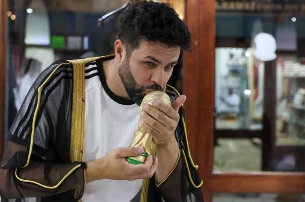 L’après Mondial : Le « bisht », le manteau offert par l’émir qatari à Lionel Messi, coûte 2000 euros !