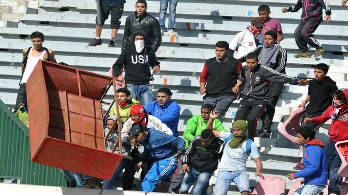 FAR-Wydad : Plusieurs arrestations suite à des actes de hooliganisme  FAR-Wydad : Plusieurs arrestations suite à des actes de hooliganisme