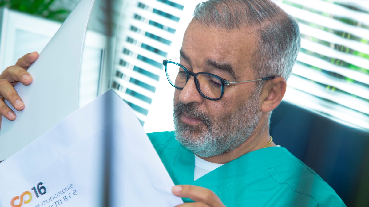 Interview avec Dr Mounir Bachouchi, oncologue médical : « Les tests salivaires pourraient mieux organiser le dépistage du cancer du sein » Interview avec Dr Mounir Bachouchi, oncologue médical : « Les tests salivaires pourraient mieux organiser le dépistage du cancer du sein »