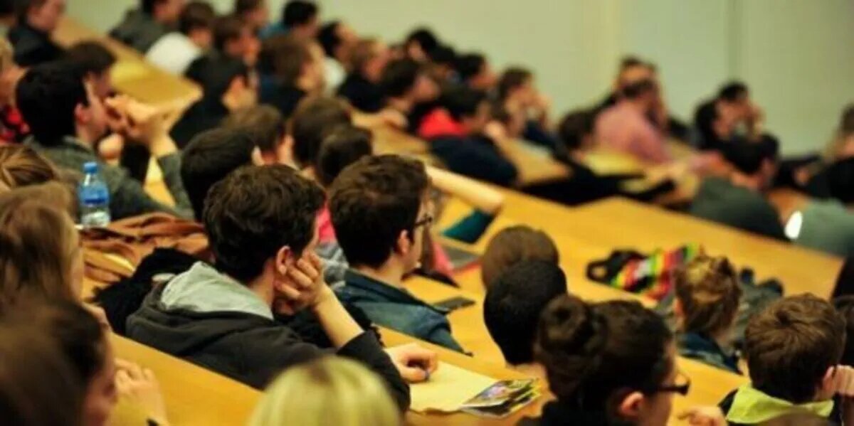 Les etudiants d’Ukraine en quête de solutions pour passer l’examen «Krok»