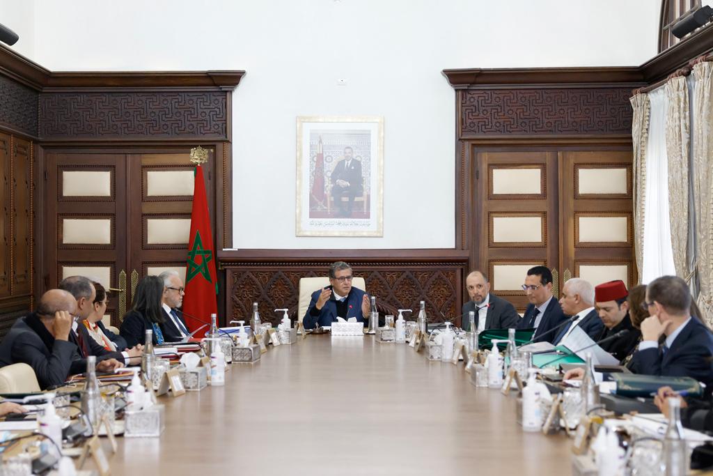 Akhannouch signe l’activation Charte de l’investissement et appelle à l'implication des banques Akhannouch signe l’activation Charte de l’investissement et appelle à l'implication des banques