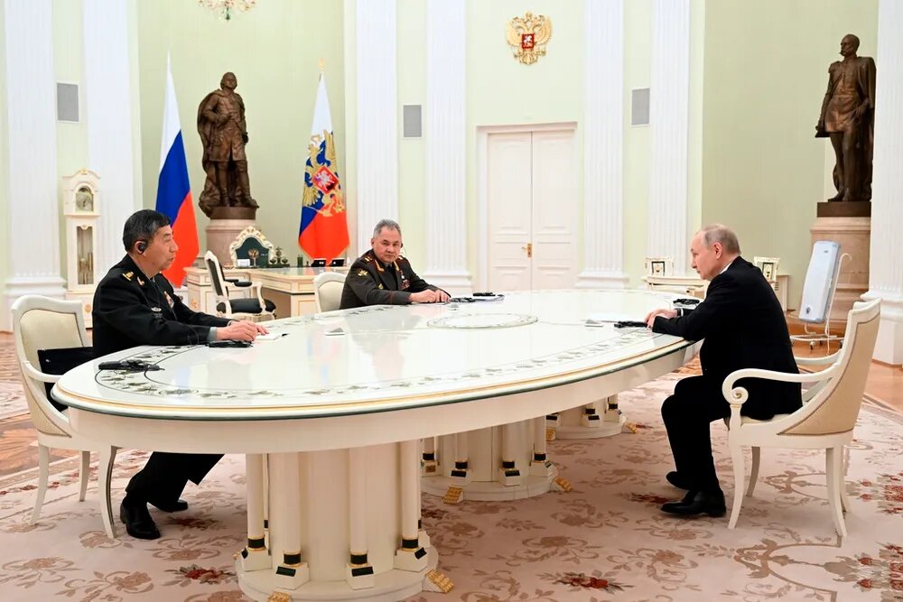 Russie-Chine: Rencontre à Moscou entre Poutine et le ministre chinois de la Défense