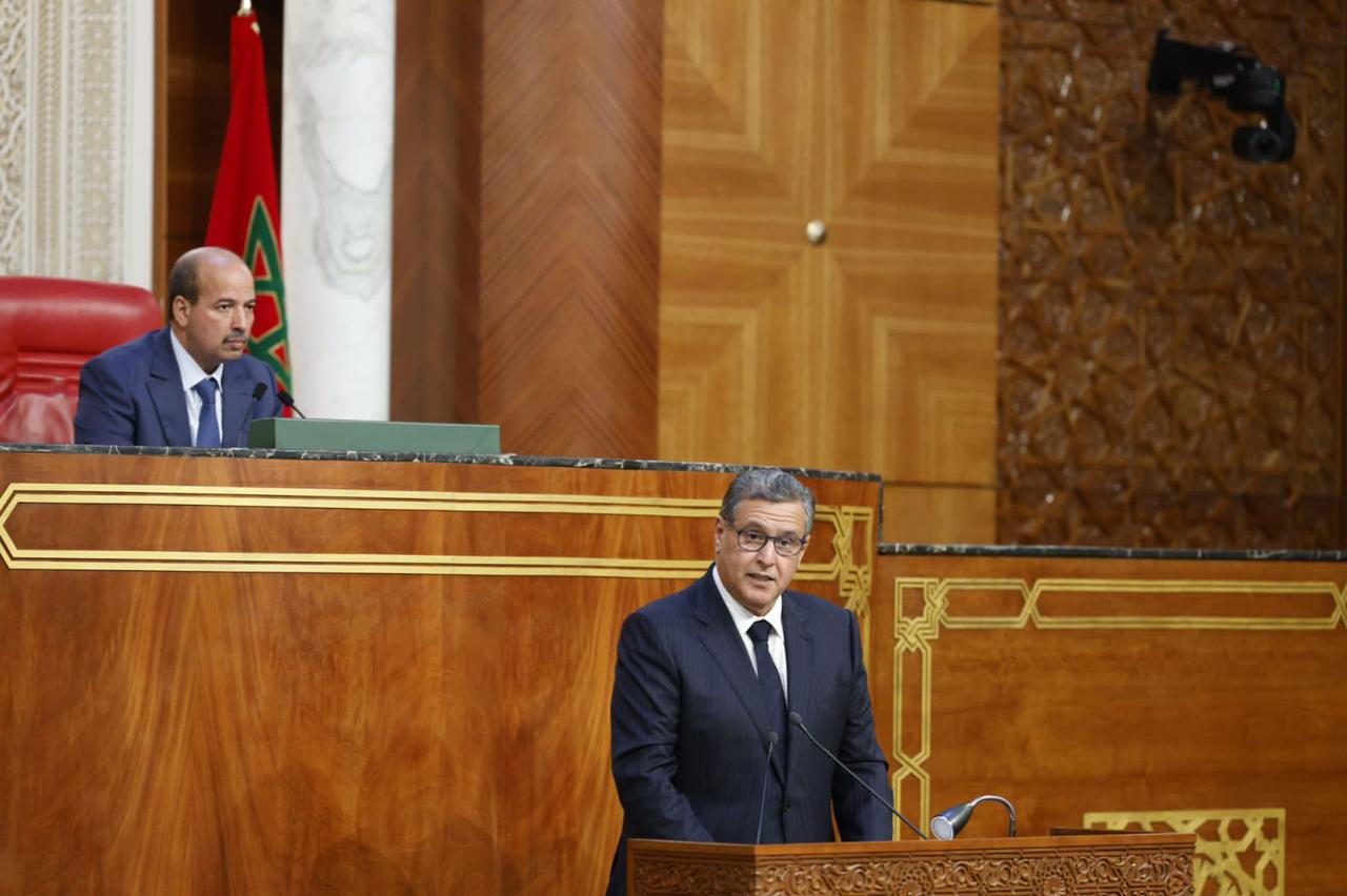 Régionalisation avancée : Aziz Akhannouch défend le bilan du gouvernement devant les Conseillers