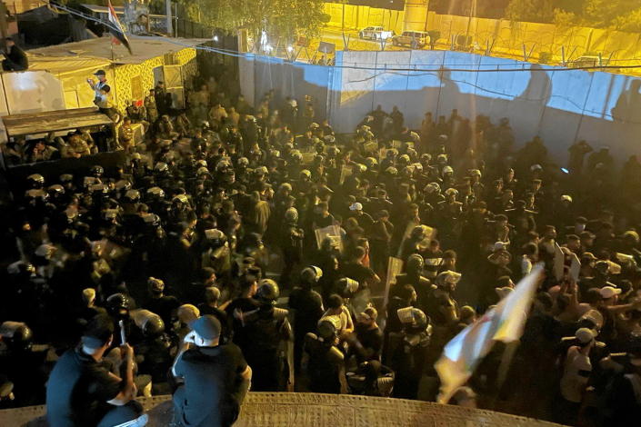 2ème autodafé du Coran : L’ambassade de Suède à Bagdad incendiée 2ème autodafé du Coran : L’ambassade de Suède à Bagdad incendiée