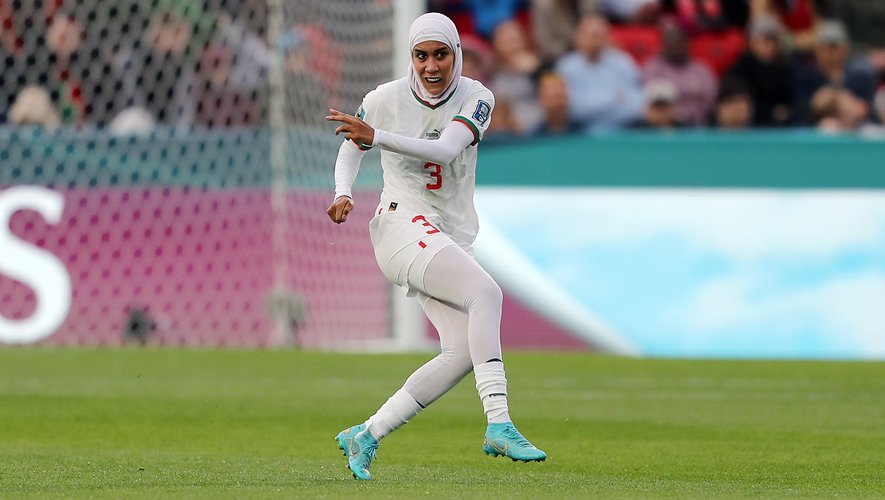 Mondial féminin: Nouhaila Benzina première joueuse voilée en Coupe du monde