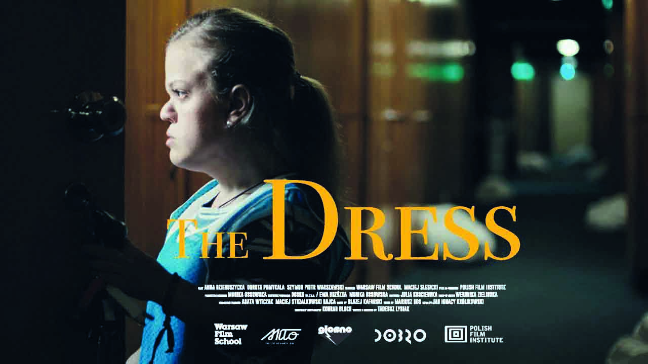 « The Dress » du réalisateur polonais Tadeusz Łysiak, 2020. « The Dress » du réalisateur polonais Tadeusz Łysiak, 2020.