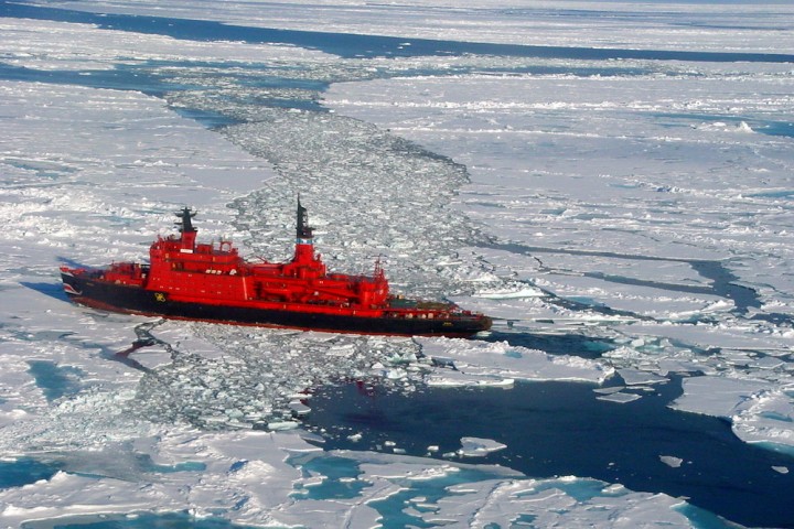 Moscou fait le pari qu’avec le réchauffement climatique, ce passage deviendra plus attractif. Moscou fait le pari qu’avec le réchauffement climatique, ce passage deviendra plus attractif.