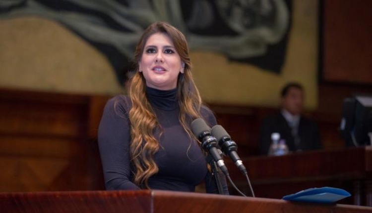 Cristina Reyes Hidalgo, présidente du Parlement andin Cristina Reyes Hidalgo, présidente du Parlement andin