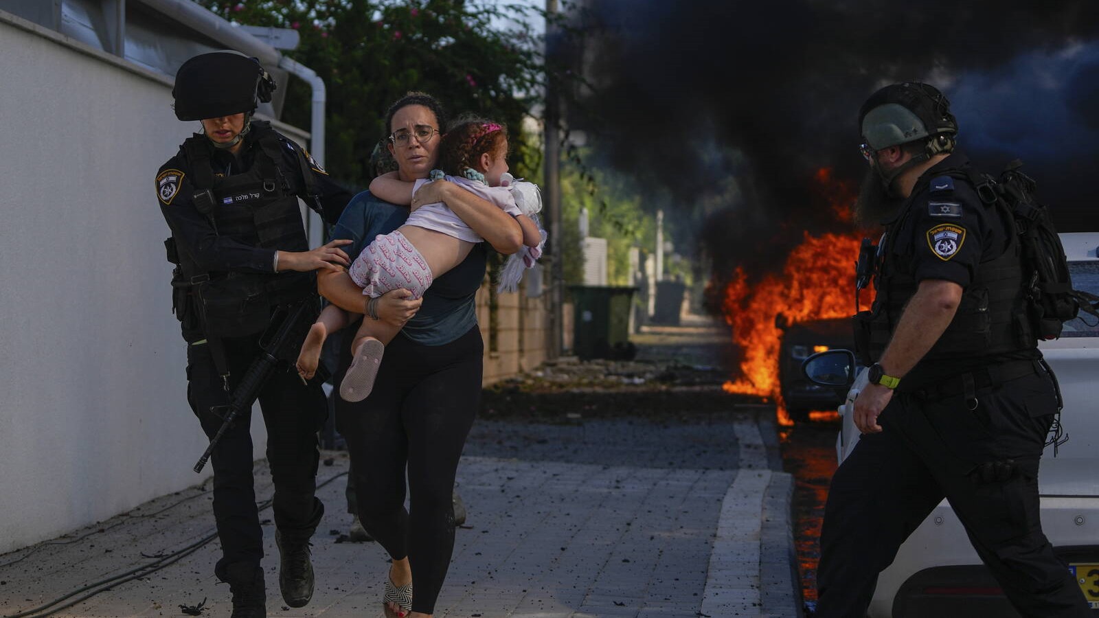 Le Proche-Orient en ébullition : Le Hamas lance une attaque,  Israël riposte 