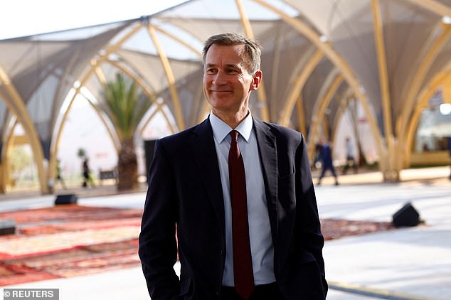 Reconstruction de la région d’Al-Haouz : le Royaume-Uni accorde 1,45 million de livres au Maroc Reconstruction de la région d’Al-Haouz : le Royaume-Uni accorde 1,45 million de livres au Maroc