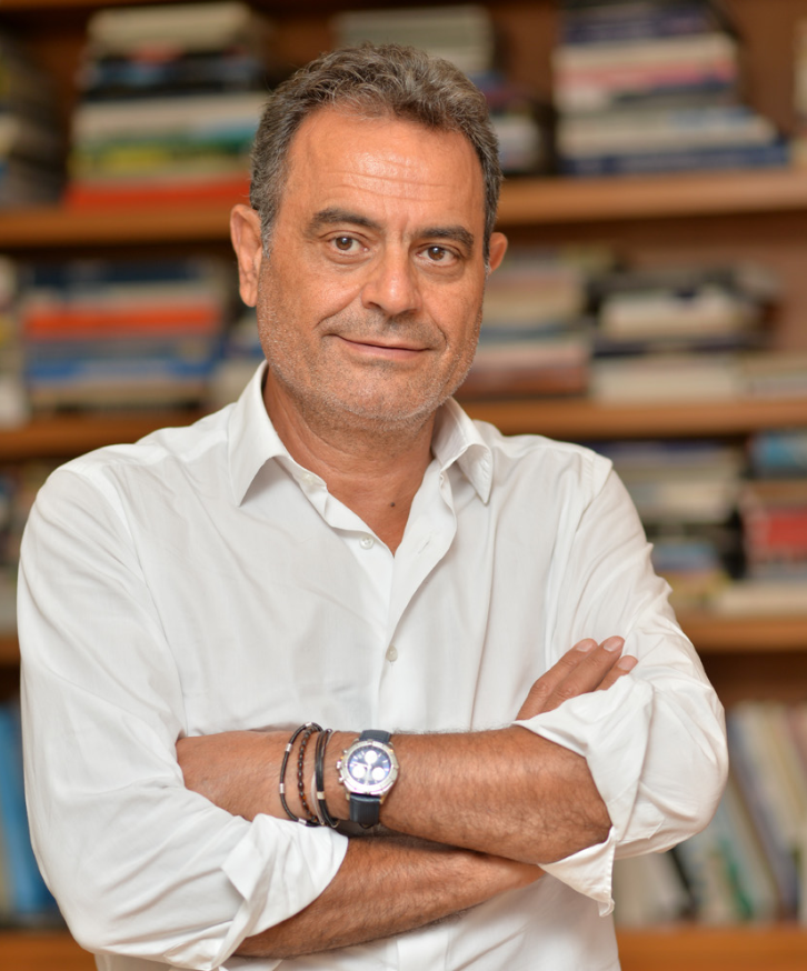 Militer pour la sauvegarde du patrimoine culturel de Casablanca est sa principale vocation. Lui, c'est Rachid Andaloussi, qui n'a pas hésité une fraction de seconde à nous accorder cette interview.